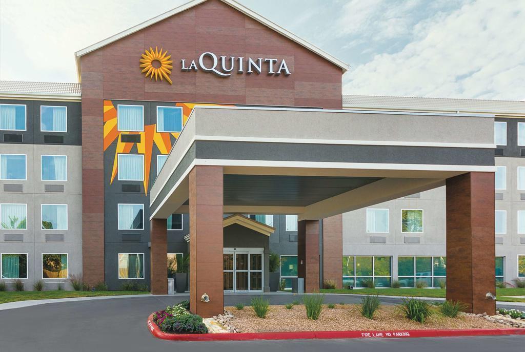 La Quinta Inn & Suites Limon By Wyndham Eksteriør billede