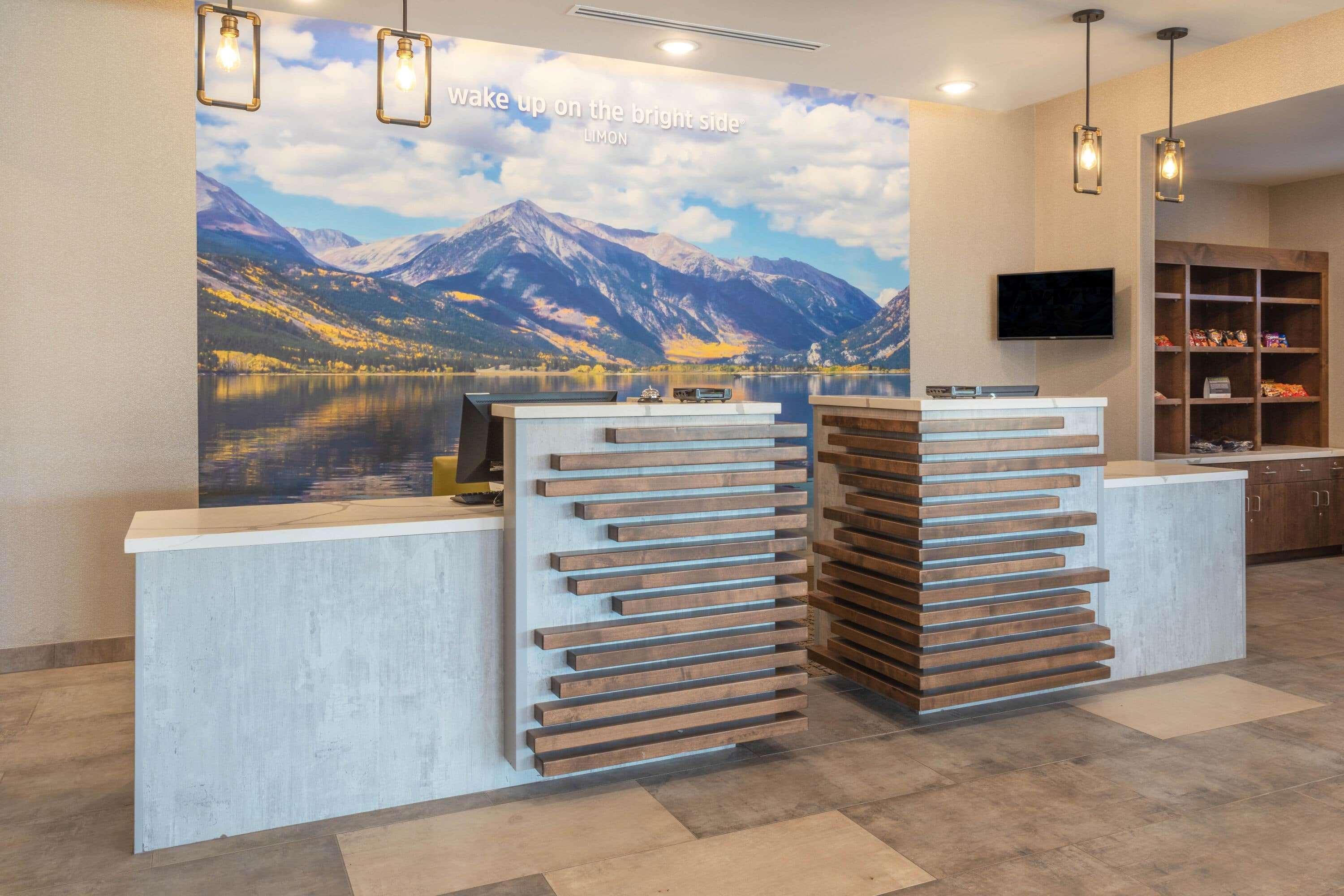 La Quinta Inn & Suites Limon By Wyndham Eksteriør billede